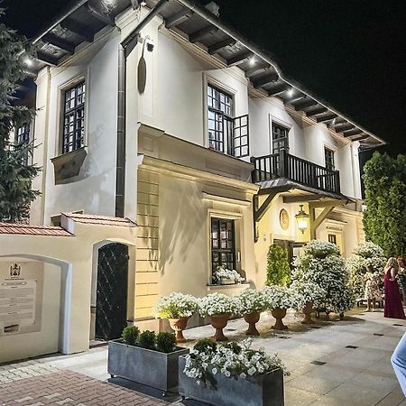 Dwór Anna Ciecierzyn Exterior foto